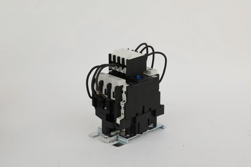 Hoe stimuleert de CJ19 AC -contactor het elektrische systeem?